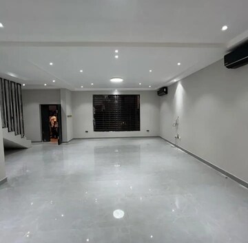 Kitchen in 3 BHK Builder Floor at Sector 30 – for Sale