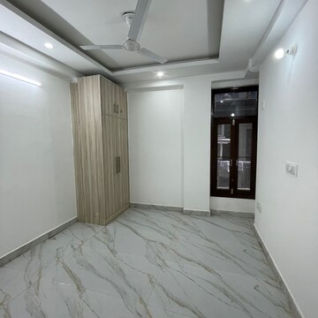 Room in 2 BHK Builder Floor at Saket – for Rent