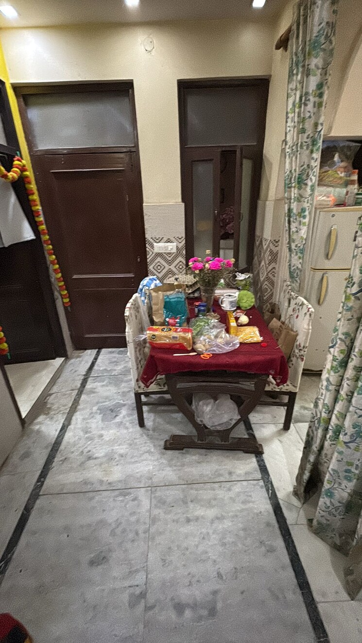 Living Room, south patel nagar 3 Bedroom 120 Sq.Yd. Builder Floor In South Patel Nagar Delhi 8678060