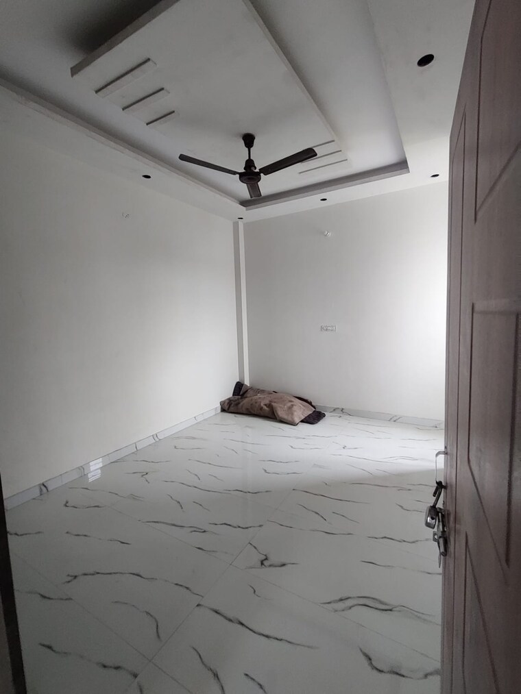 Room, shimla bypass road 4 Bedroom 102 Sq.Yd. Independent House In Shimla Bypass Road Dehradun 8696641