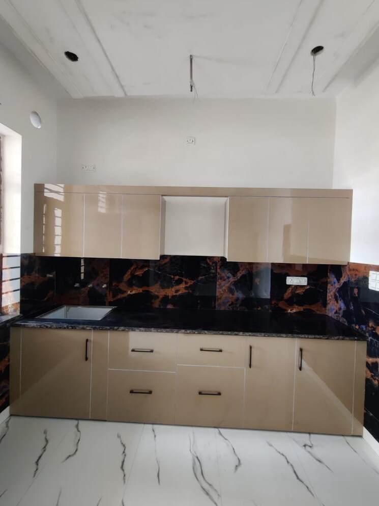 Kitchen, shimla bypass road 4 Bedroom 102 Sq.Yd. Independent House In Shimla Bypass Road Dehradun 8696641