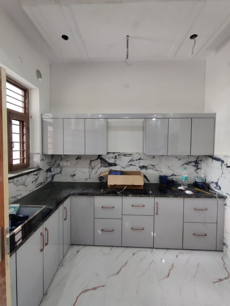 Kitchen, shimla bypass road 4 Bedroom 102 Sq.Yd. Independent House In Shimla Bypass Road Dehradun 8696641