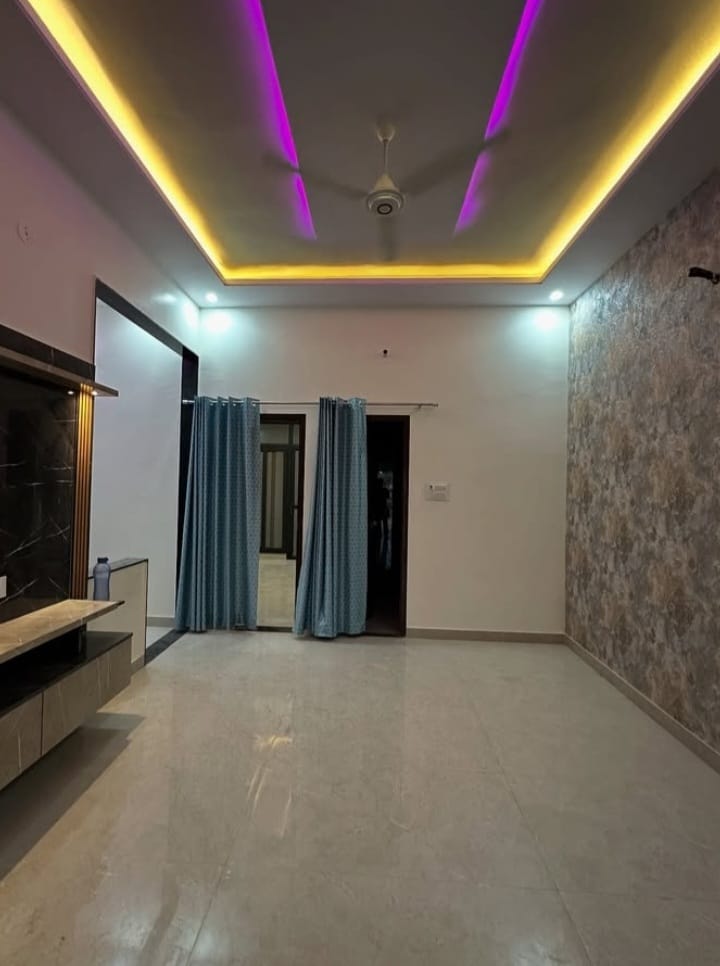 3 BHK + Pooja Room,Servant Room Builder Floor For Sale in Building Floor 
