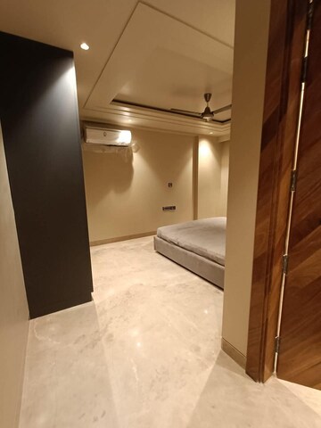 Room in 1 BHK Builder Floor at Ansal Plaza Sector-23, Sector 23 – for Rent