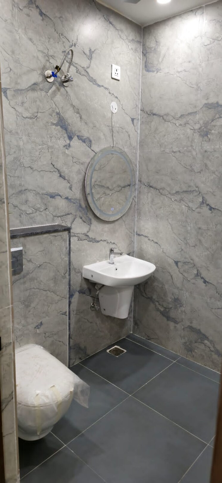 Attached Bathroom, sector 125 2 Bedroom 117 Sq.Yd. Apartment In Sector 125 Mohali 8696729