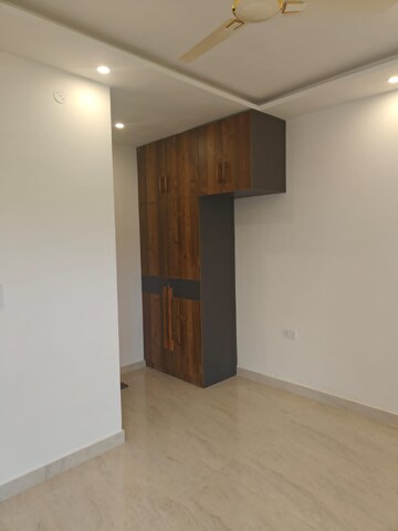 Room in 1 BHK Builder Floor at Saket – for Rent