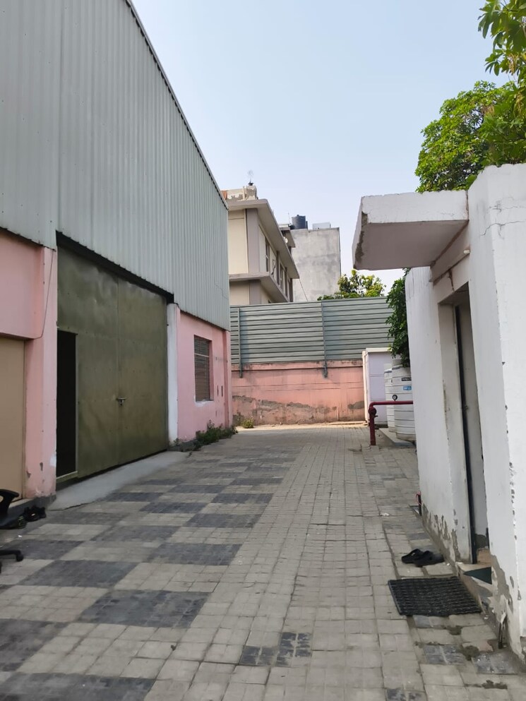 Exterior View, sector 62 Commercial Office Space 1500 Sq.Ft. In Sector 62 Noida 8696799