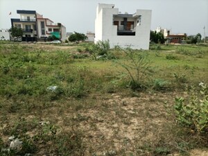  Plot For Sale in BPTP Parklands, Sector 76