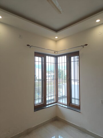 Room in 1 BHK Builder Floor at Saket – for Rent