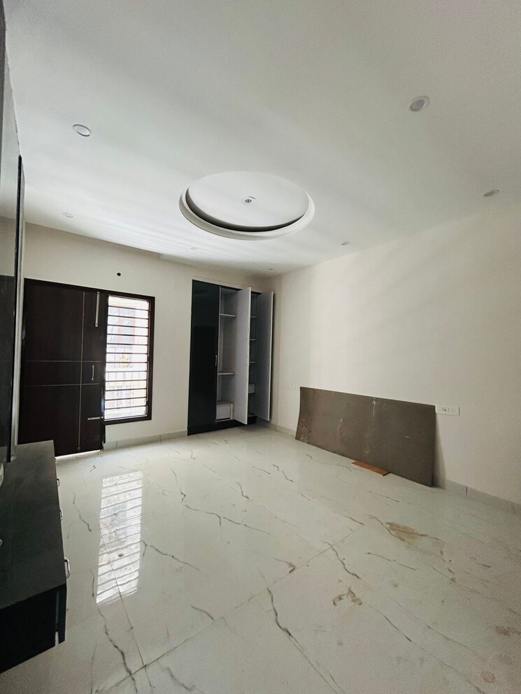Bathroom, greater mohali 3 Bedroom 200 Sq.Yd. Builder Floor In Greater Mohali Mohali 8696851