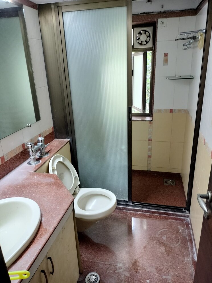 Bathroom, nirvana-apartment 3 Bedroom 3000 Sq.Ft. Apartment In Bandra West Mumbai 8696852