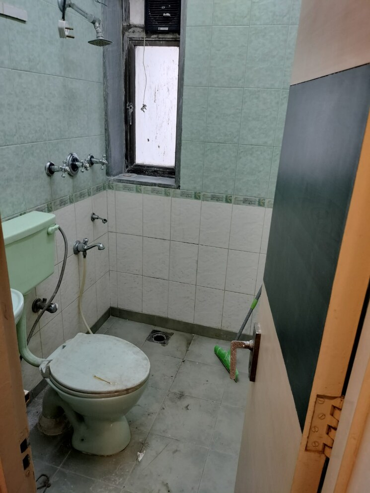 Bathroom, nirvana-apartment 3 Bedroom 3000 Sq.Ft. Apartment In Bandra West Mumbai 8696852