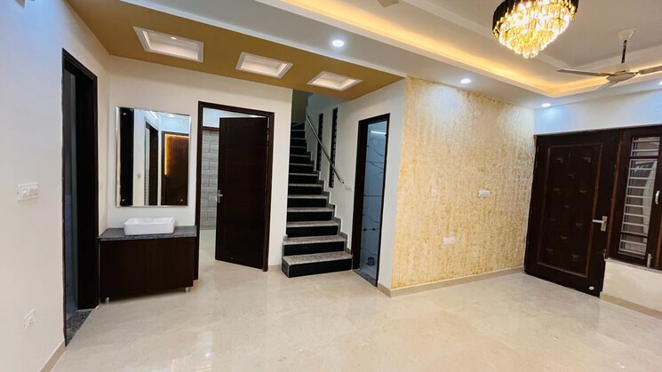 Room, shimla bypass road 4 Bedroom 95 Sq.Yd. Independent House In Shimla Bypass Road Dehradun 8696873