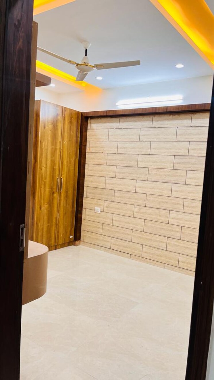 Room, shimla bypass road 4 Bedroom 95 Sq.Yd. Independent House In Shimla Bypass Road Dehradun 8696873