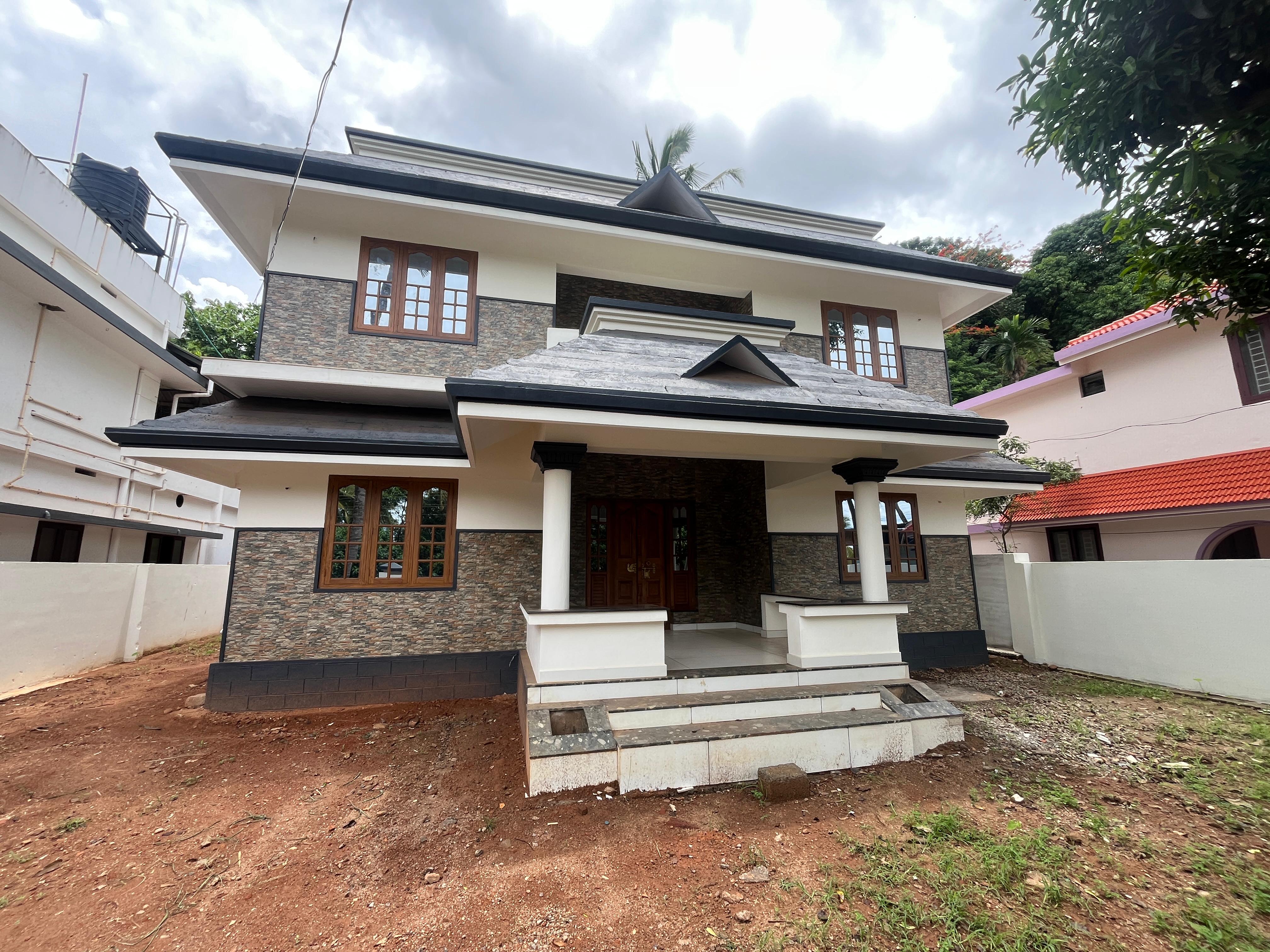 4 BHK Villa For Sale in Muthuvara