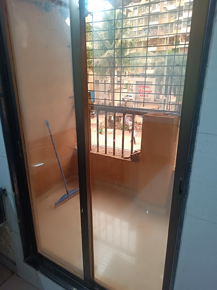 Balcony, nirman vihar 2 Bedroom 75 Sq.Yd. Builder Floor In Nirman Vihar Delhi 8696970