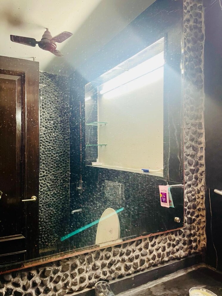 Attached Bathroom, panchsheel enclave 3 Bedroom 2385 Sq.Ft. Builder Floor In Panchsheel Enclave Delhi 8697124