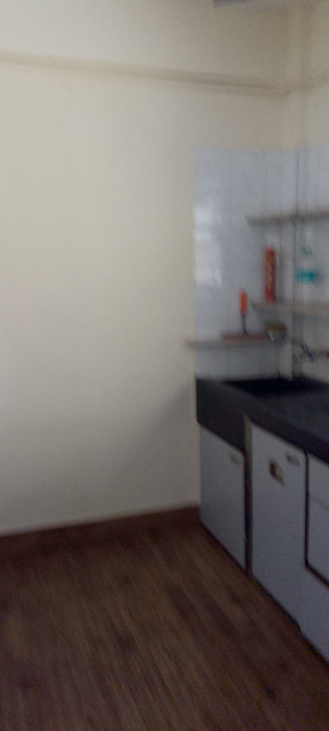 Furnished Amenities in 1.5 BHK Apartment at Neumec Villa, Vile Parle East – for Rent