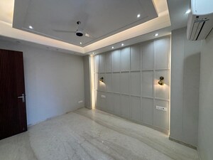 Room in 3 BHK Builder Floor at Sector 51 – for Sale