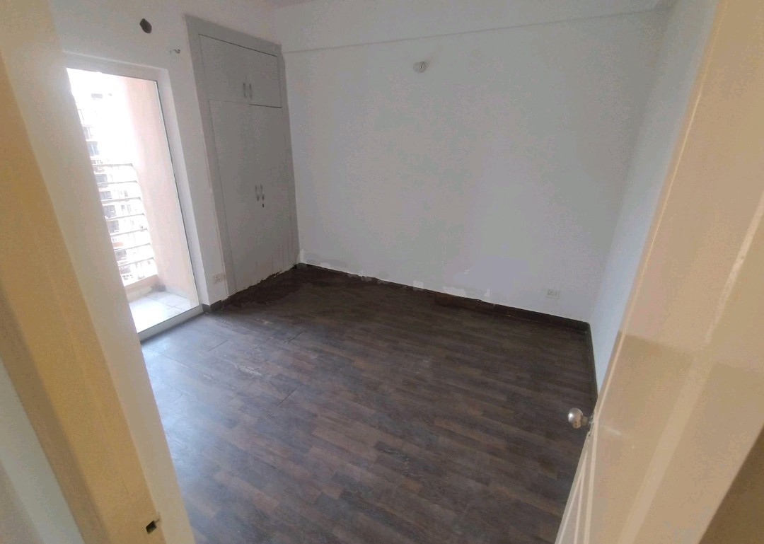 2 BHK Apartment For Sale in Paras Tierea