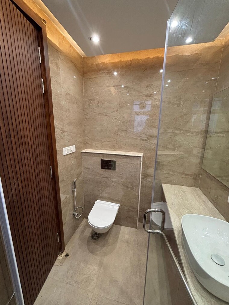 Bathroom, sector 51 3 Bedroom 200 Sq.Yd. Builder Floor In Sector 51 Gurgaon 8697134