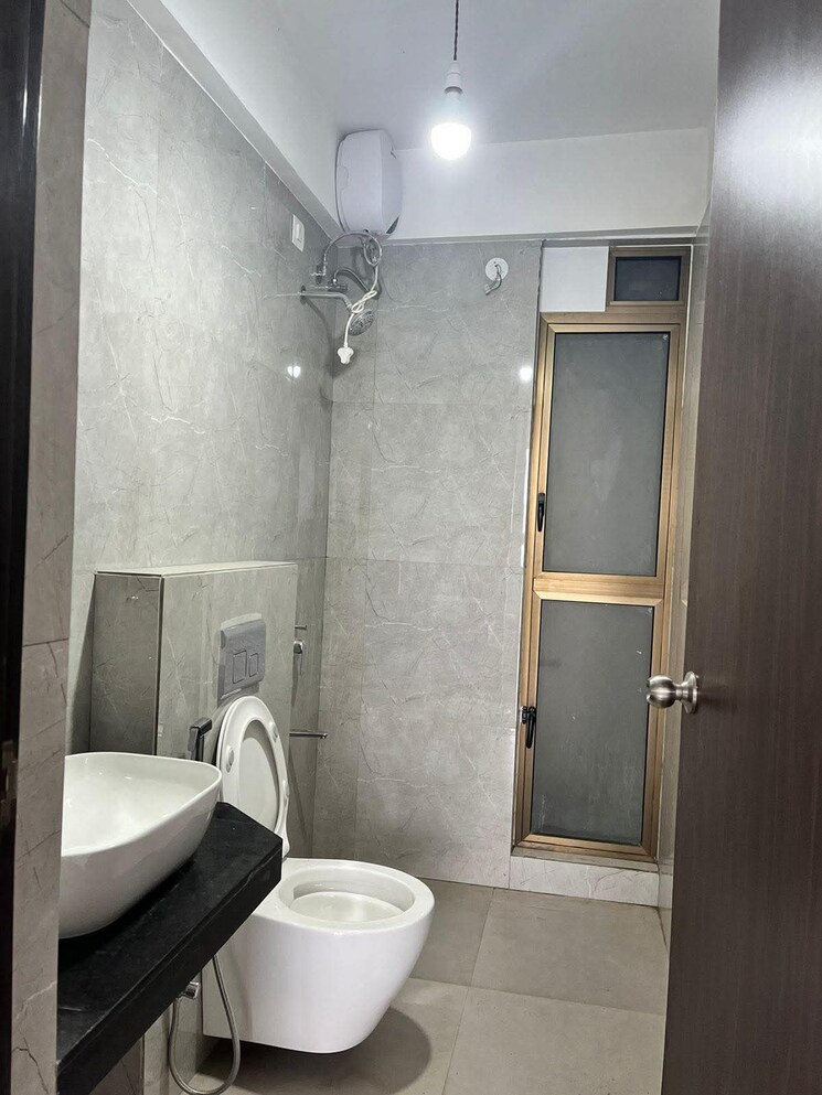 Bathroom, raymond-ten-x-era 2 Bedroom 950 Sq.Ft. Apartment In Pokhran Road No One Thane 8697144