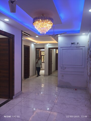 Room in 1 BHK Builder Floor at Shalimar Garden – for Rent