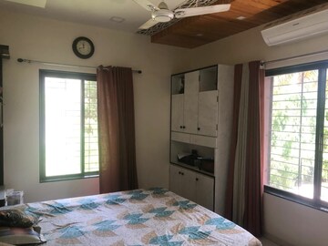 Bedroom in 3 BHK Apartment at Mayur Colony – for Rent