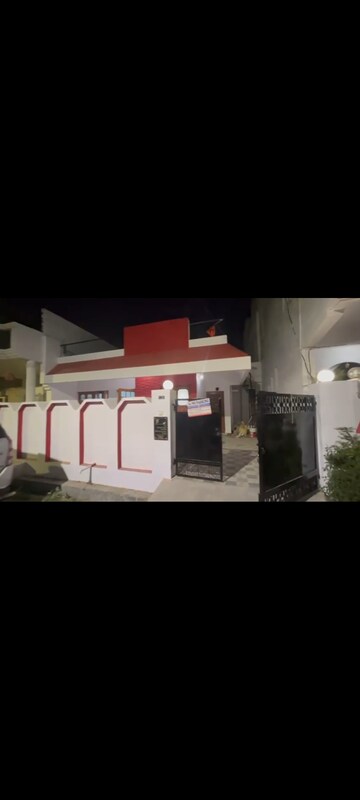 Master Bedroom in 3 BHK Independent House at Indira Nagar – for Rent
