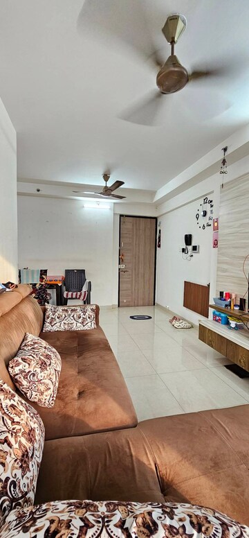 Living Room in 2 BHK Apartment at Kandivali East – for Sale