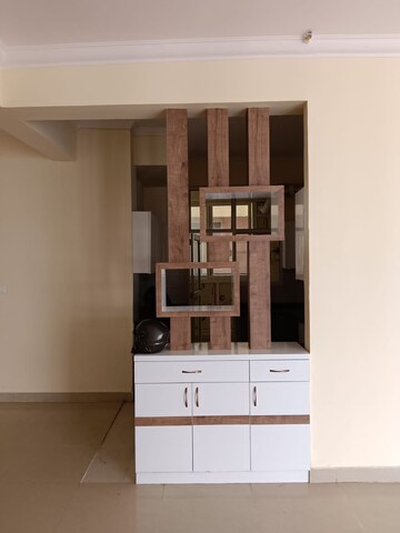 Furnished Amenities in 3 BHK Apartment at Sector 22 Dwarka – for Rent