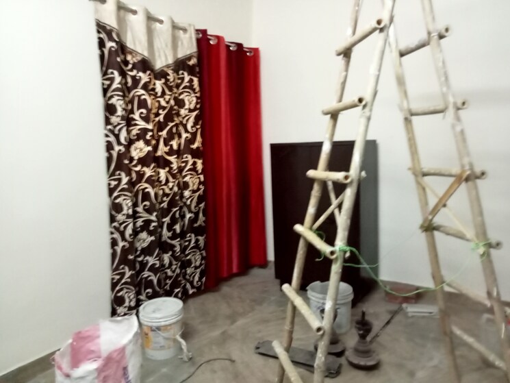 Room, sector 6 dwarka 3 Bedroom 900 Sq.Ft. Apartment In Sector 6 Dwarka Delhi 8697439