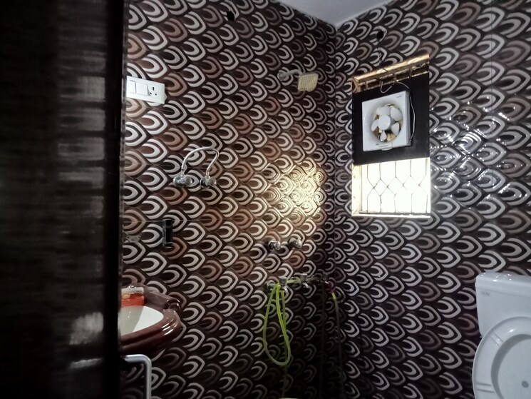 Attached Bathroom, sector 6 dwarka 3 Bedroom 900 Sq.Ft. Apartment In Sector 6 Dwarka Delhi 8697439