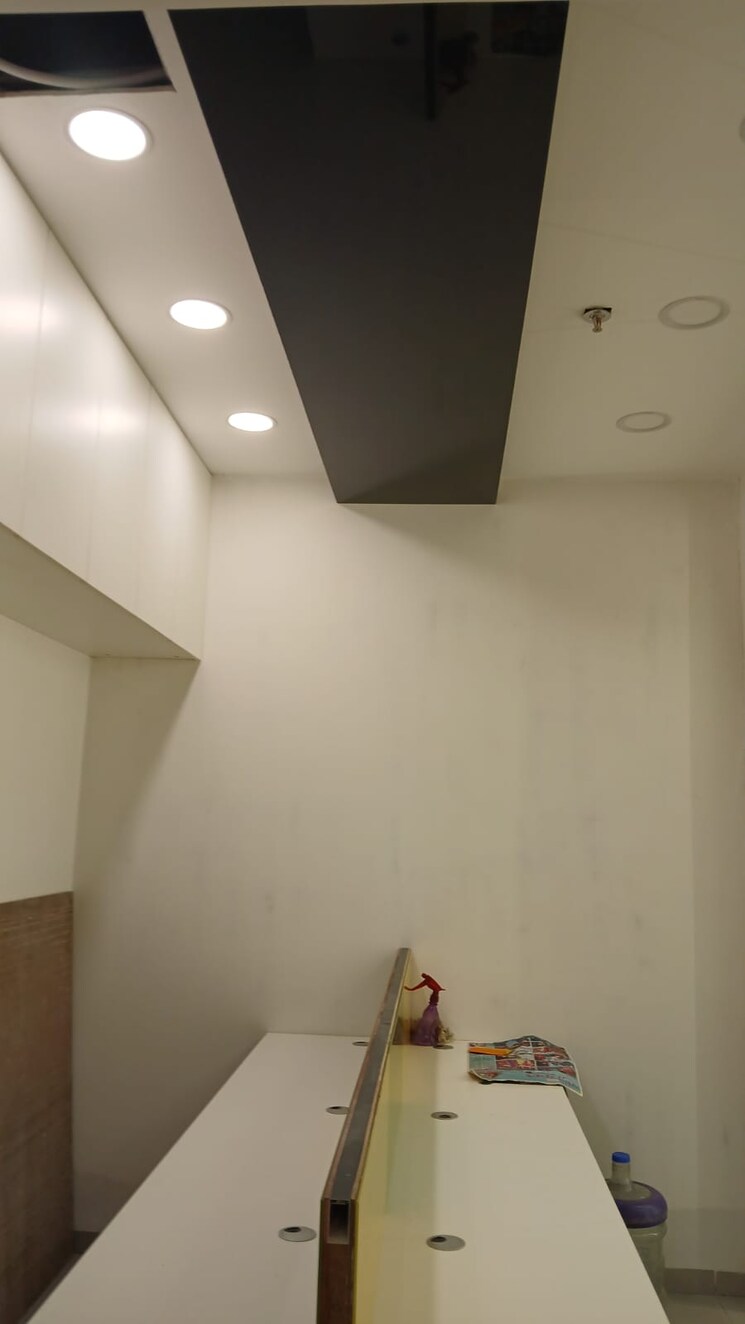 Team Area, mani-casadona Commercial Office Space 623 Sq.Ft. In New Town Kolkata 8697458