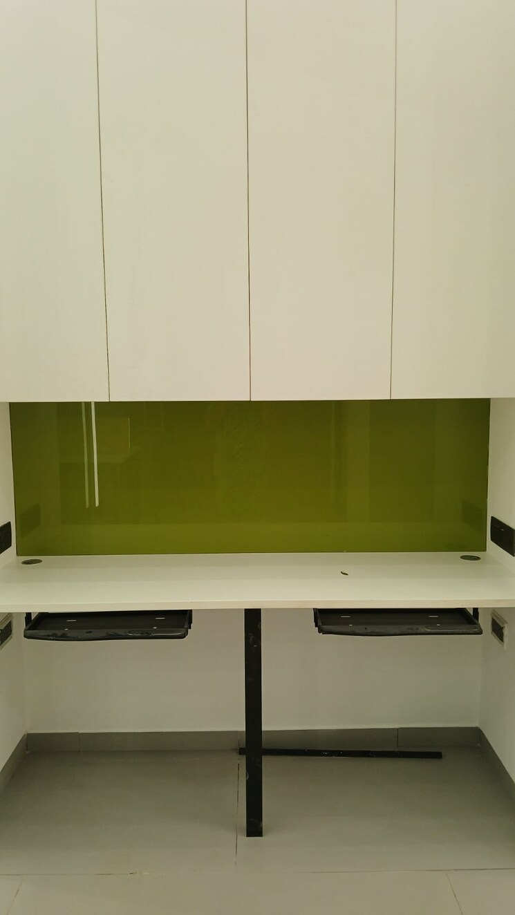 Team Area, mani-casadona Commercial Office Space 623 Sq.Ft. In New Town Kolkata 8697458