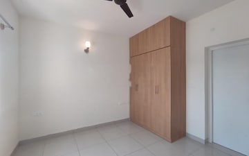 Room in 3 BHK Apartment at Prestige Fontaine Bleau, Whitefield – for Rent