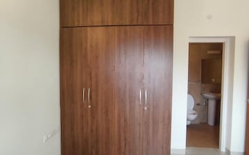 Room in 3 BHK Apartment at Prestige Fontaine Bleau, Whitefield – for Rent