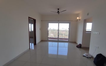 Room in 3 BHK Apartment at Prestige Fontaine Bleau, Whitefield – for Rent