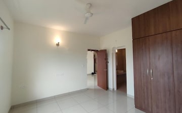 Room in 3 BHK Apartment at Prestige Fontaine Bleau, Whitefield – for Rent