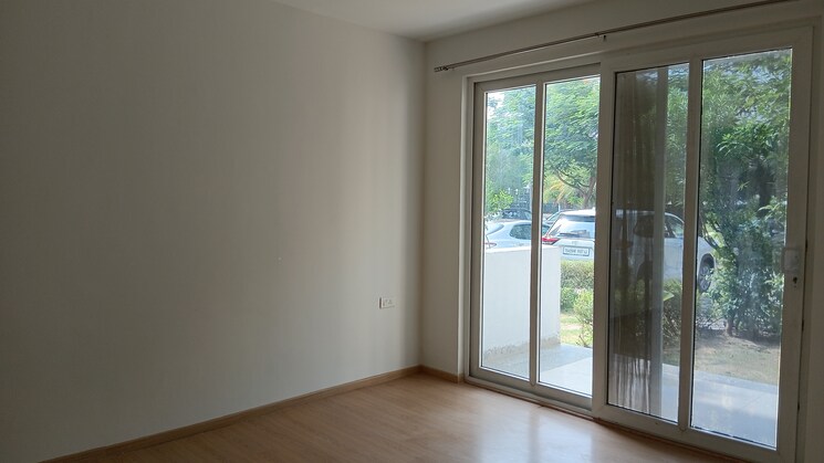 Room, emaar-the-palm-drive-the-premier-terraces 4 Bedroom 2100 Sq.Ft. Apartment In Sector 66 Gurgaon 8697591