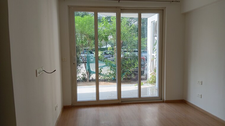 Room, emaar-the-palm-drive-the-premier-terraces 4 Bedroom 2100 Sq.Ft. Apartment In Sector 66 Gurgaon 8697591