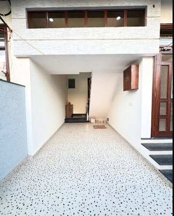 Kitchen in 2.5 BHK Builder Floor at Sector 37 – for Rent