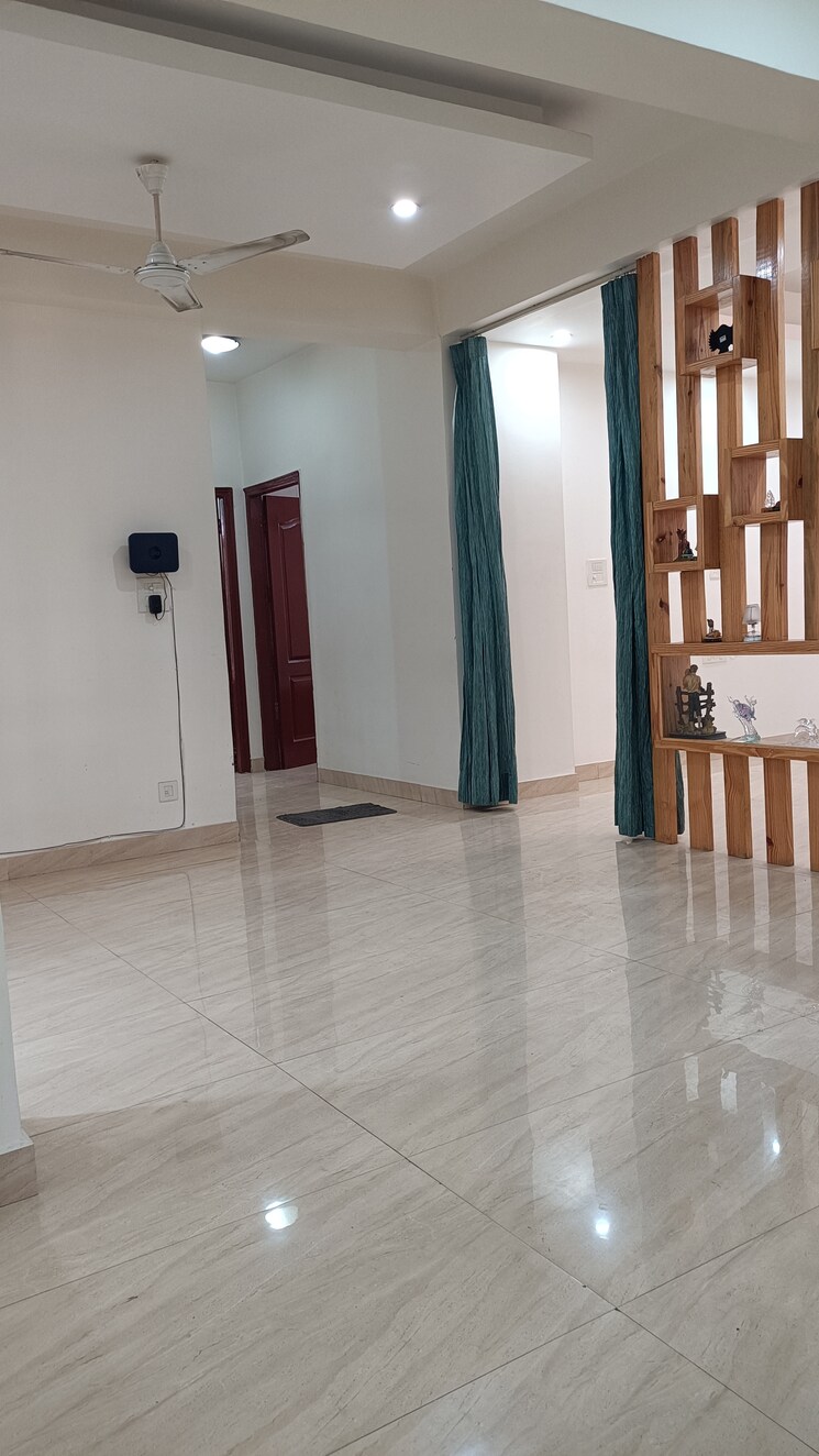 Room, trishla-city 3 Bedroom 1550 Sq.Ft. Apartment In Patiala Road Zirakpur 8697570