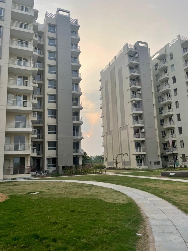 Exterior View, international airport road 2 Bedroom 1100 Sq.Ft. Apartment In International Airport Road Zirakpur 8697587