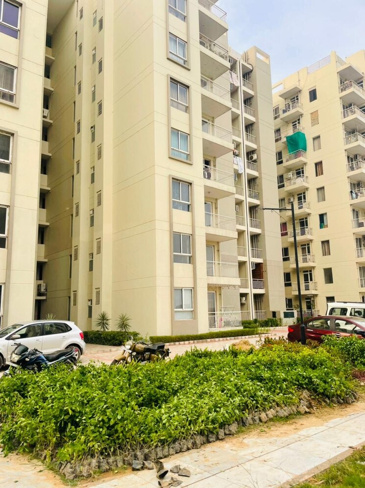 Exterior View, international airport road 2 Bedroom 1100 Sq.Ft. Apartment In International Airport Road Zirakpur 8697587