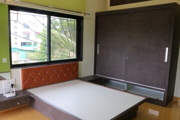 Bedroom in 4 BHK Apartment at Siddhi Apartment Bavdhan, Bavdhan – for Rent