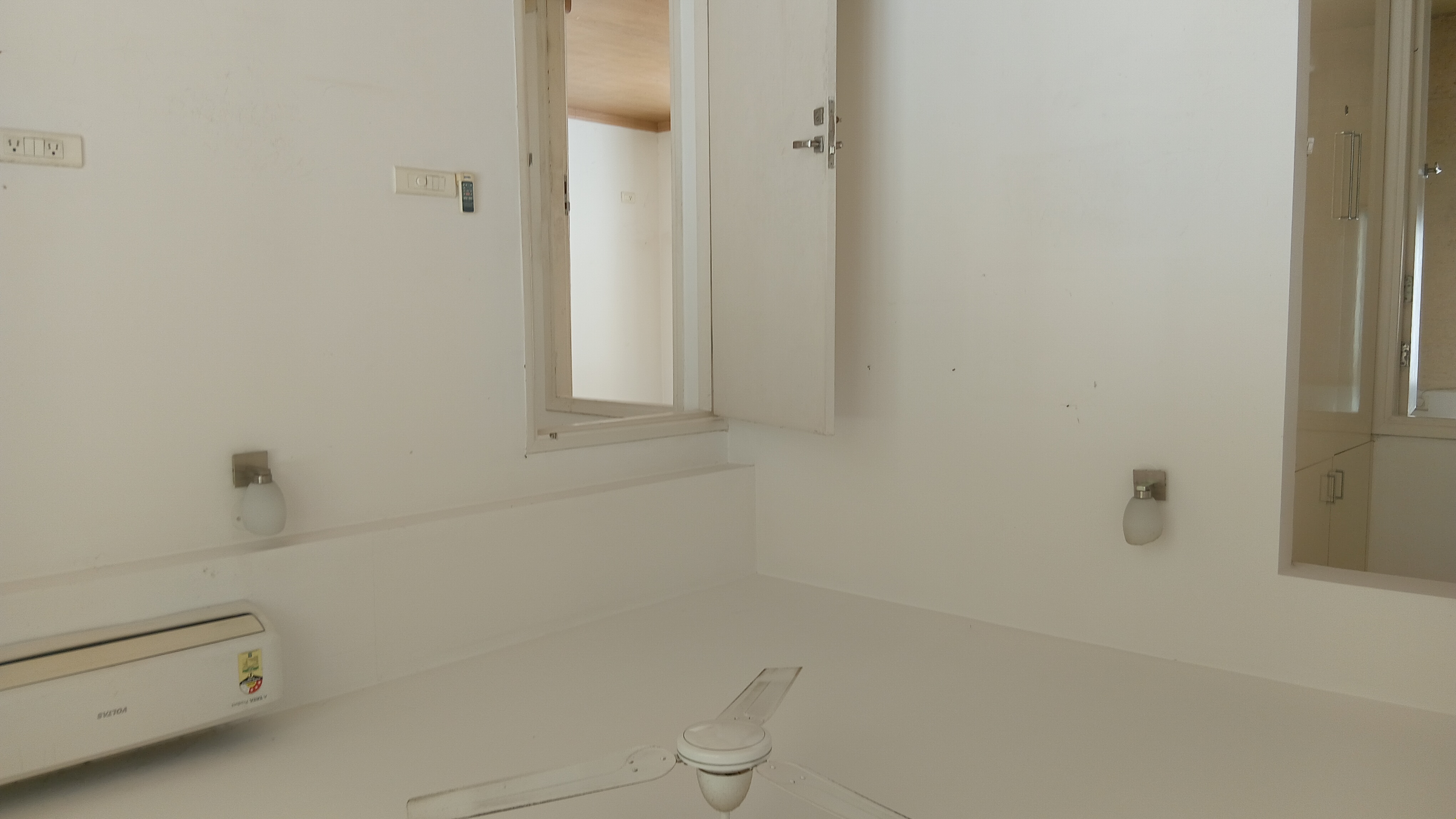 3 BHK + Servant Room Apartment For Sale in Emaar The Palm Drive-The Premier Terraces