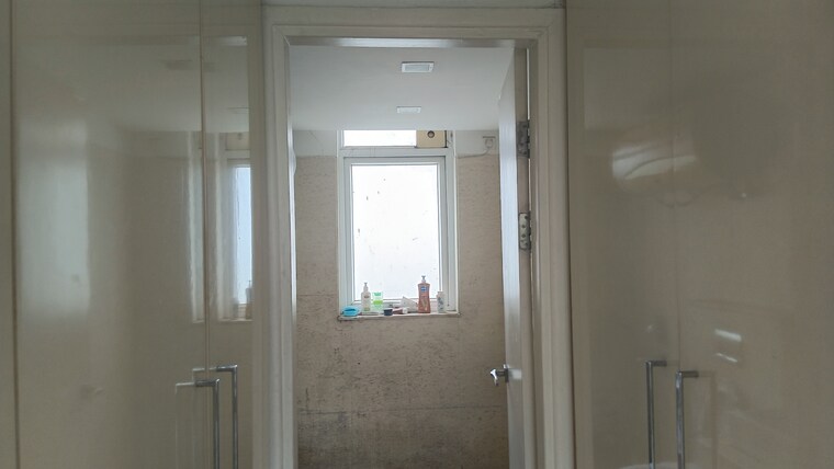 Room, emaar-the-palm-drive-the-premier-terraces 3 Bedroom 2125 Sq.Ft. Apartment In Sector 66 Gurgaon 8697709