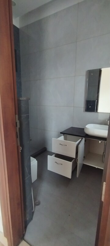 3 BHK Builder Floor For Rent in Unitech South City II, Sector 50