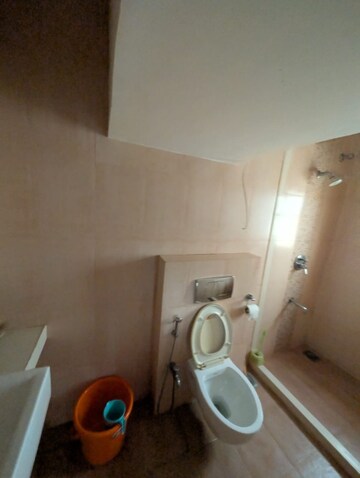 Bathroom in 2 BHK Apartment at Dona Paula – for Rent